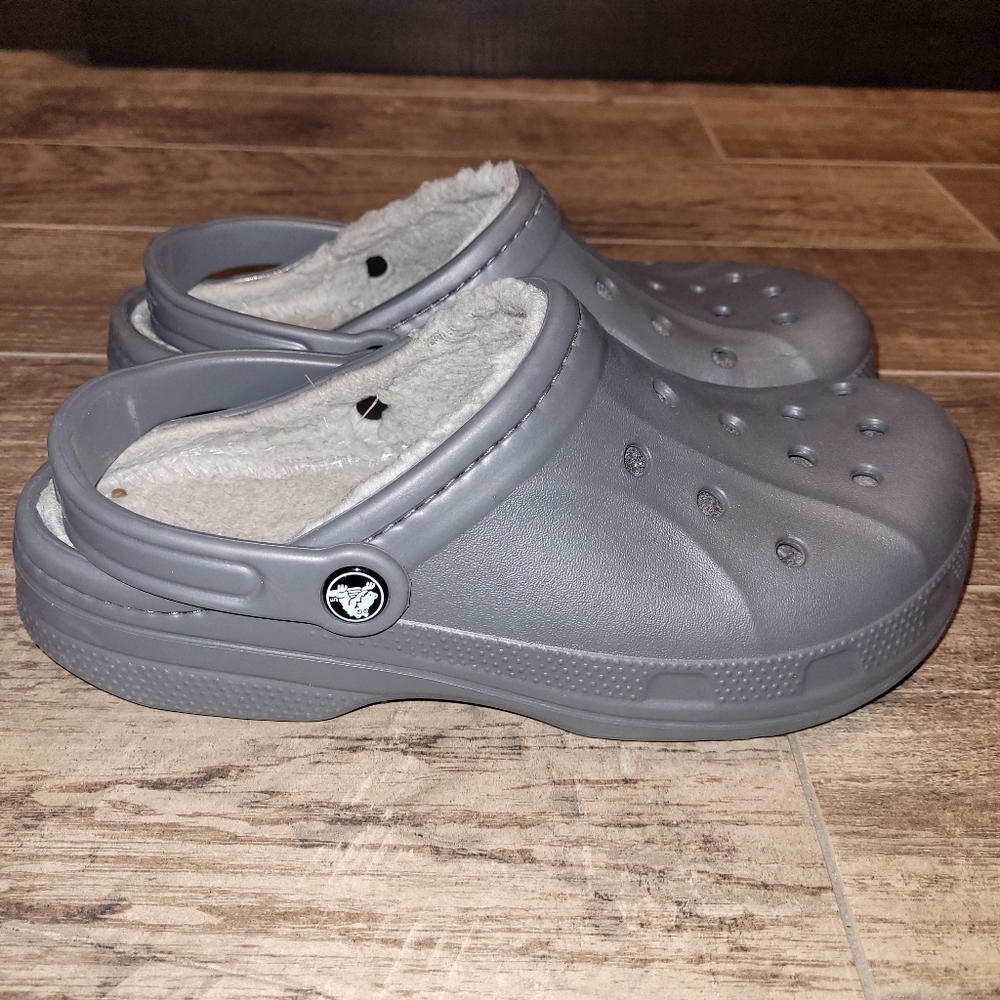 Crocs Ralen 16244 Faux Fur Lined Gray Clogs Mens Size 8 Womans Size 10